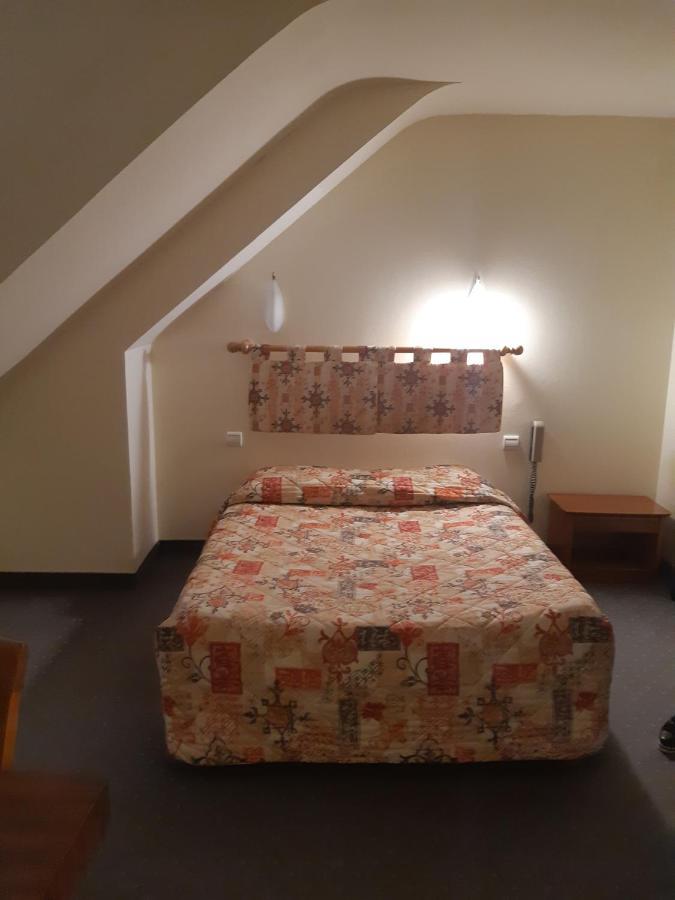 Hotel Les Forges Noyal-sur-Vilaine Zewnętrze zdjęcie